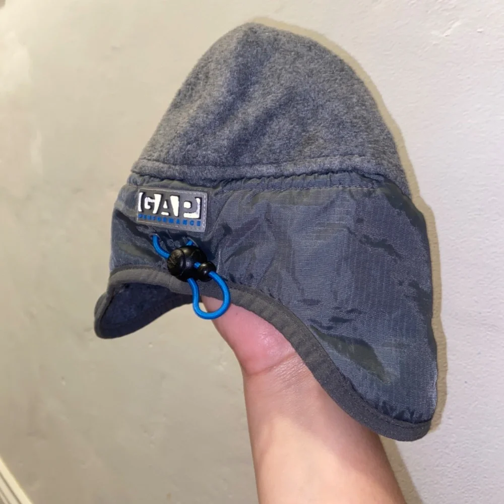 GAP PERFORMANCE GRAY FLEECE TRAPPER HAT WINTER SNOW CAP SZ S 5-6